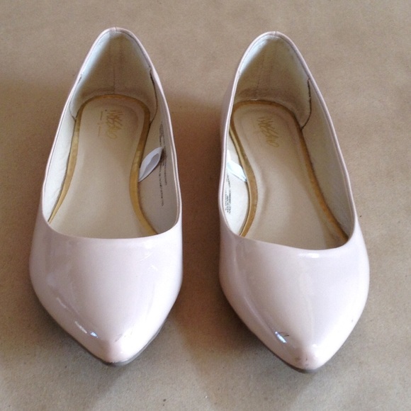 Mossimo Nude/Pink Flats with Pointed Toe