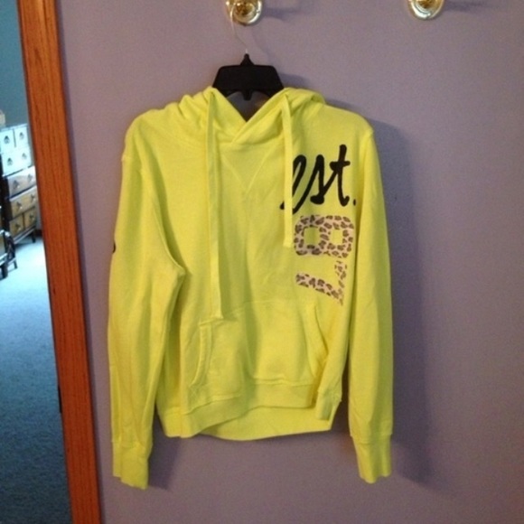 Aero pull over hoodie