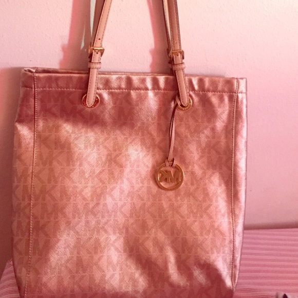 MICHAEL KORS