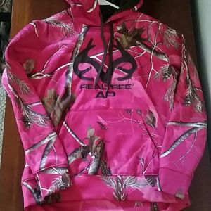Pink Realtree Cano hoodie! Wore once or twice