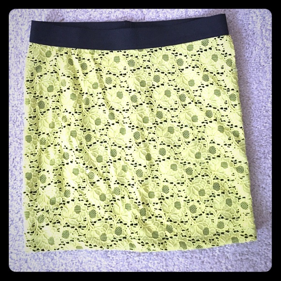 Yellow lace mini - Picture 1 of 4