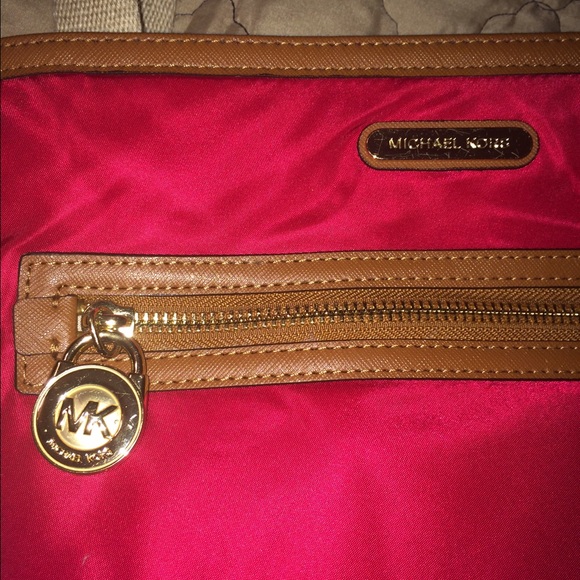 🚫SOLD🚫Michael Kors cross body