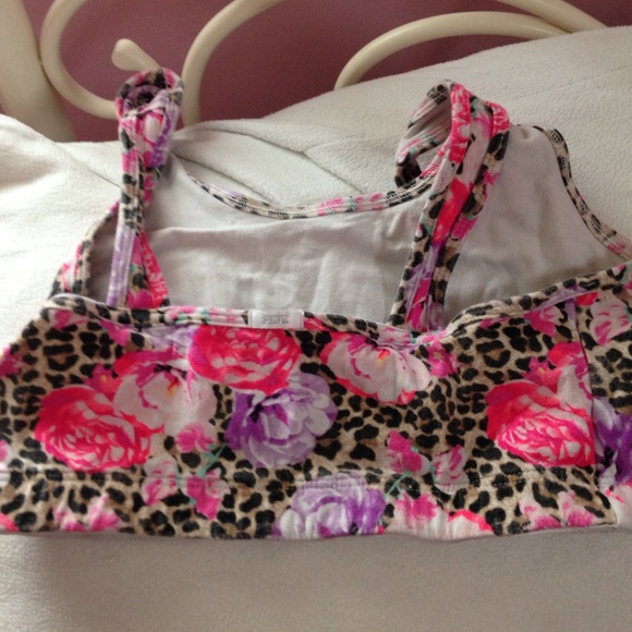 pink floral sports bra - Picture 2 of 2