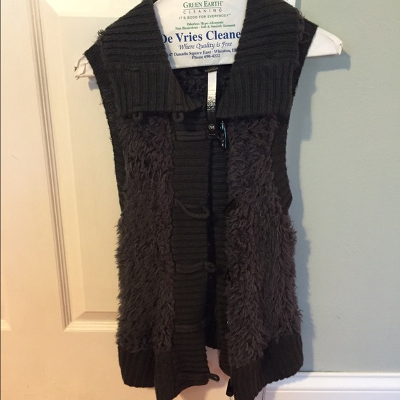 Anthropologie Kensie Furry Shag Vest Trendy! Med