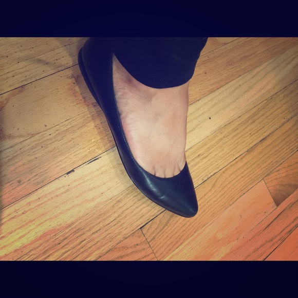 Nine West flats in black