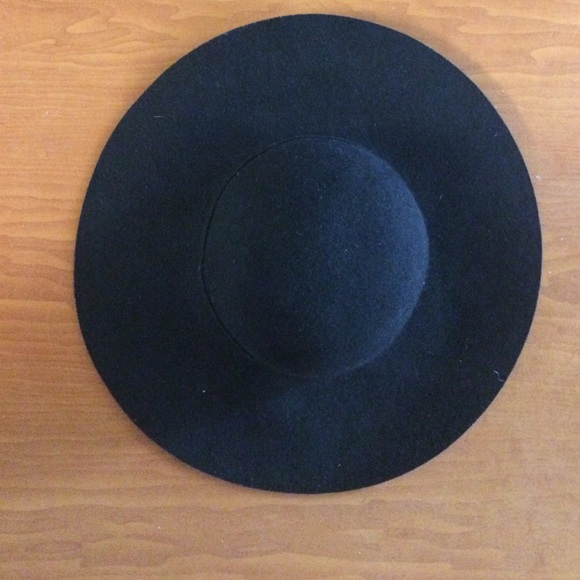 Floppy black hat