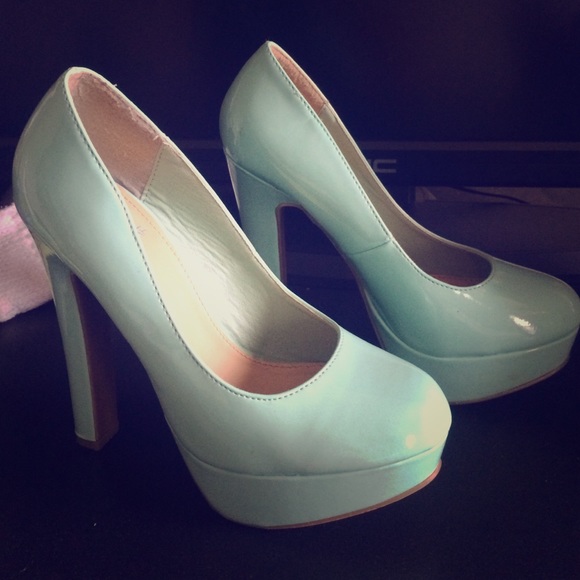 Tiffany blue heels!