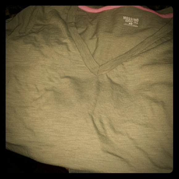 Olivegreen t-shirt