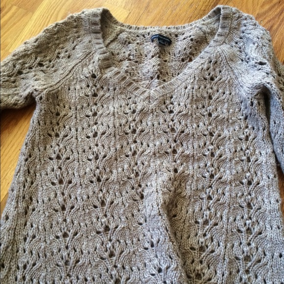 Beautiful American Eagle Sweater!