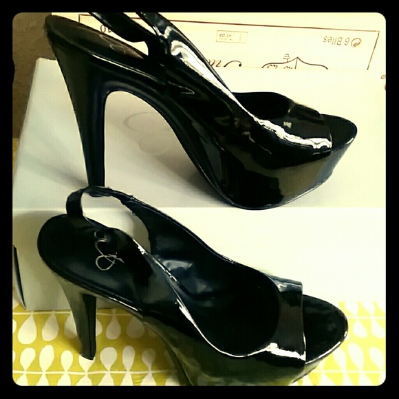 Black patent slingback