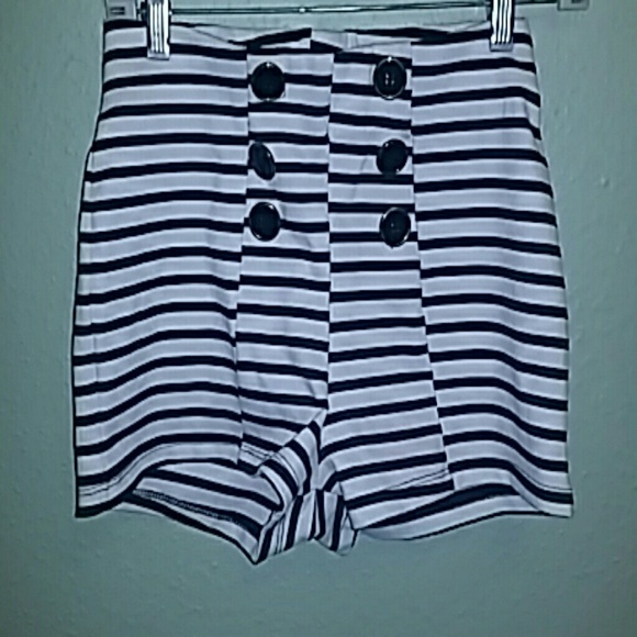 High waist short - Picture 1 of 1