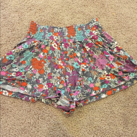 Flower printed flowy shorts!