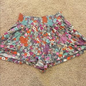 Flower printed flowy shorts!