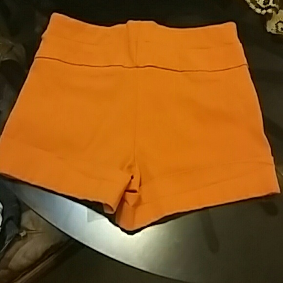 Orange short - Picture 2 of 2