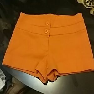 Orange short