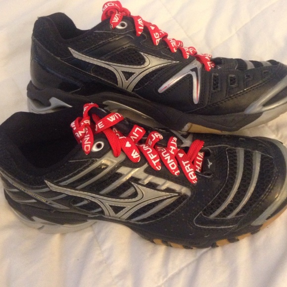 Mizuno Wave Lightning Volleyball Sneakers