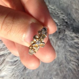 ❌sold❌ Size 9 flower ring