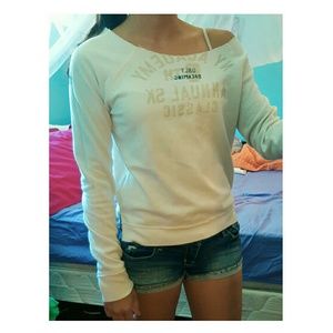 Off the sholder sweater