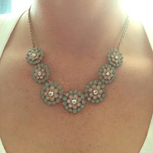 🌸Light Pink and Mint Flower Necklace🌸