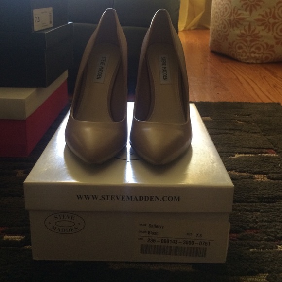 Steve Madden Galleryy pump