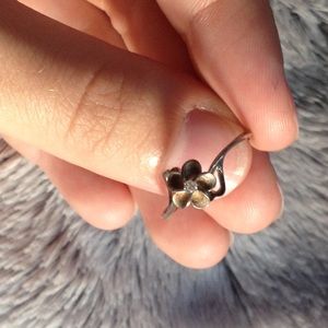 ❌sold❌ Size 8 flower ring