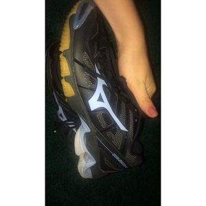 womens volleyball shoes