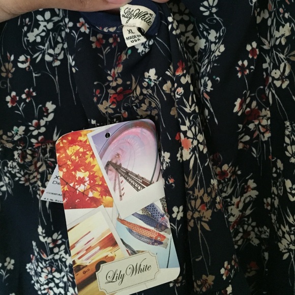 🚫SOLD🚫NWT Blue Floral Lily White Slip Dress - Picture 3 of 4