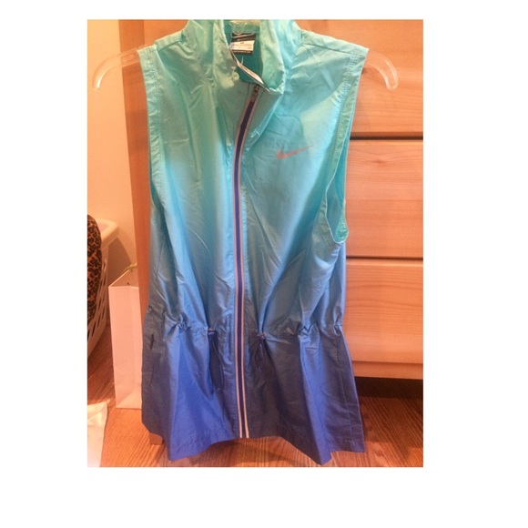 Nike vest