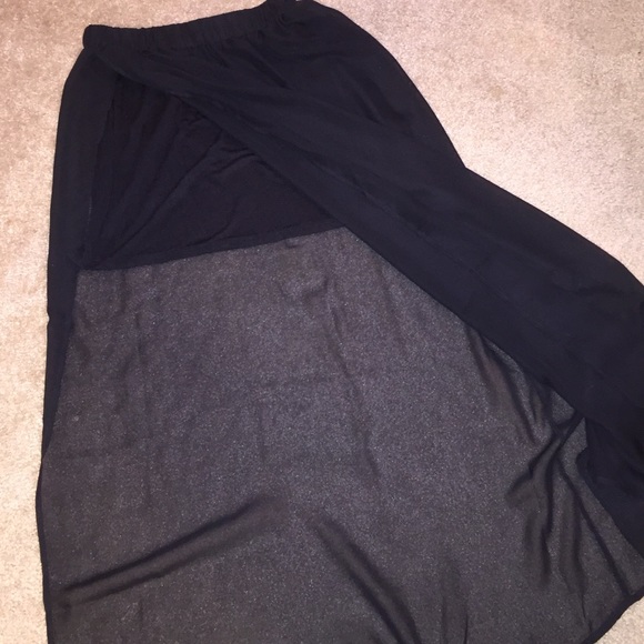 Forever 21 Black Maxi Skirt with Slit - Picture 4 of 4
