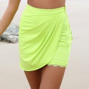 Saboskirt lime green skirt/mini skirt, brand new!
