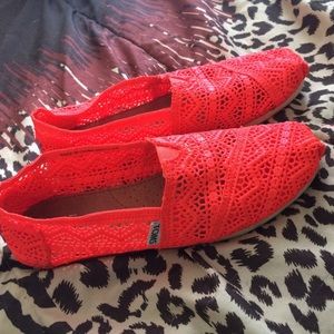 Taking offers! Coral color toms. ☺️ 😉