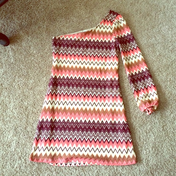 One shoulder dress
