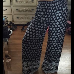 Wide Leg printed pants size Small