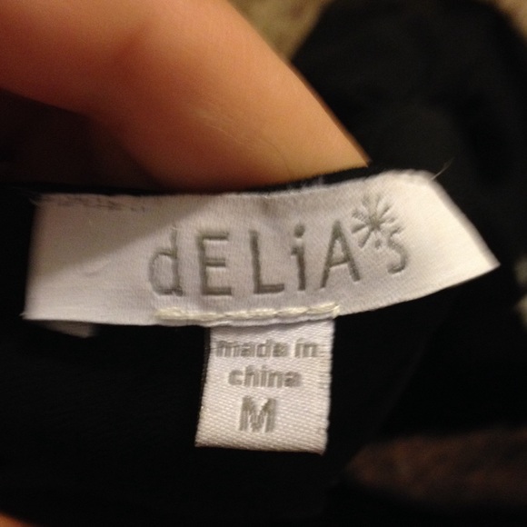 cute formal dress black and loose on bottom - Picture 3 of 4