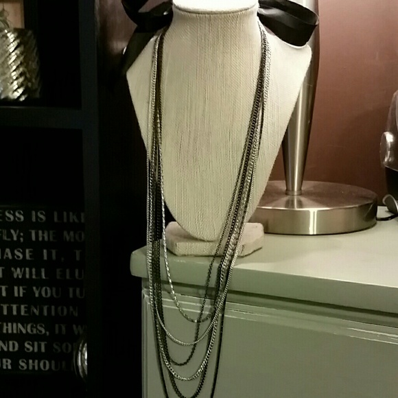 Multistrand chain necklace