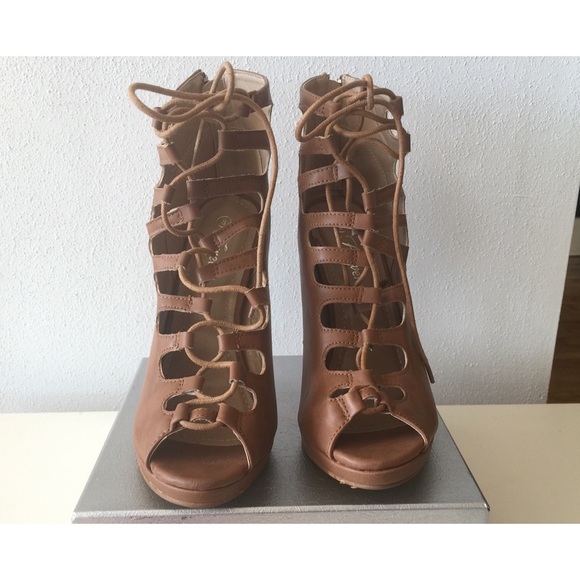 🚫SOLD🚫Camel Strappy Heels - Picture 1 of 3