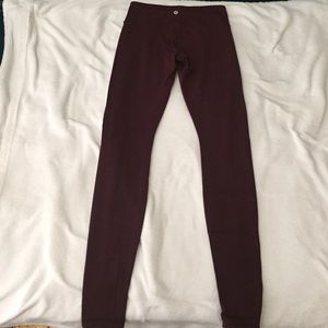Lululemon Maroon and black legging