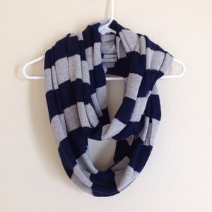Aeropostale Circle Scarf
