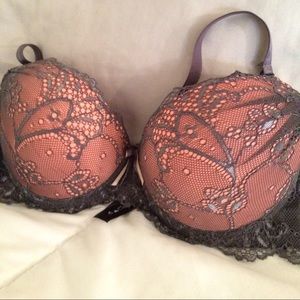 NWOT Coral and Lace Push-up Bra