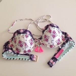 NWOT Victoria's Secret Tassle Bikini Top