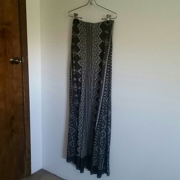 Gray and white flowy skirt
