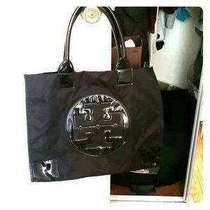 Tote black