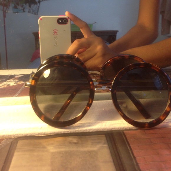 Sunglasses - Picture 3 of 3