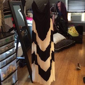 Strapless blue & white chevron dress