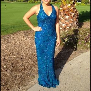 Adrianna Papell Prom dress💙