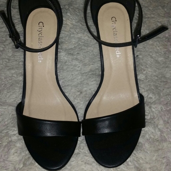 Black Heels! Size 7