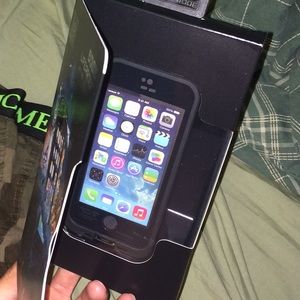 iPhone 5, 5s black lifeproof phone case