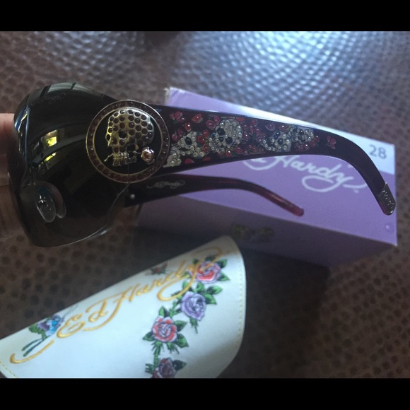 Ed Hardy Catcher amethyst sun glasses new!