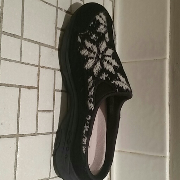 WORN ONCE slip-on comfy shoes