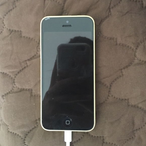 yellow i phone 5c